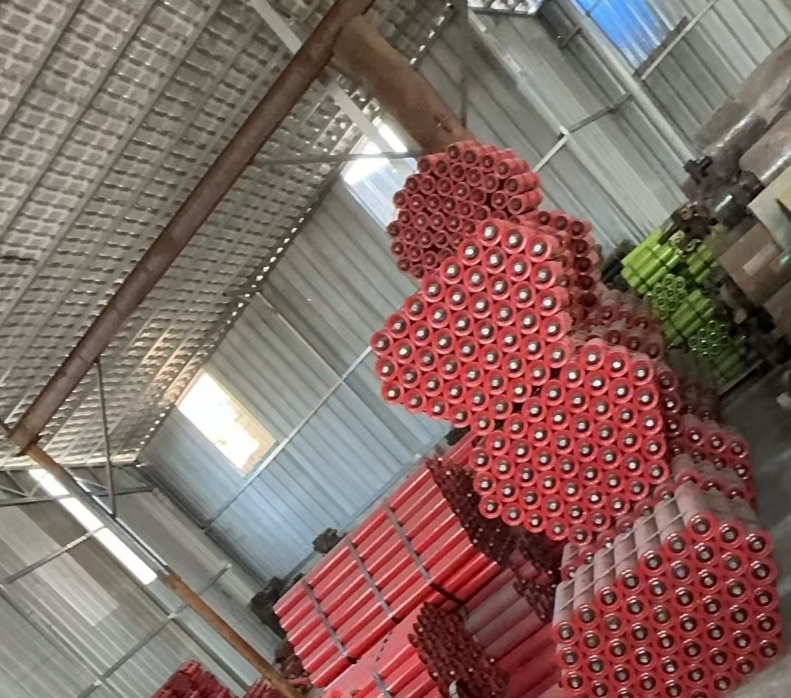 成都输送机托辊的影响有哪些?