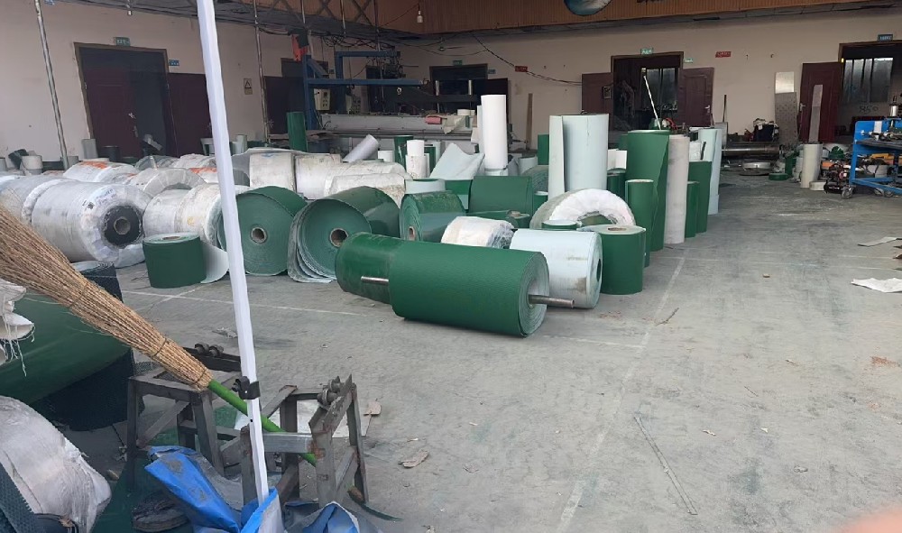 输送带上可携带物品的负荷实际上是由平行或者串式托辊来承受