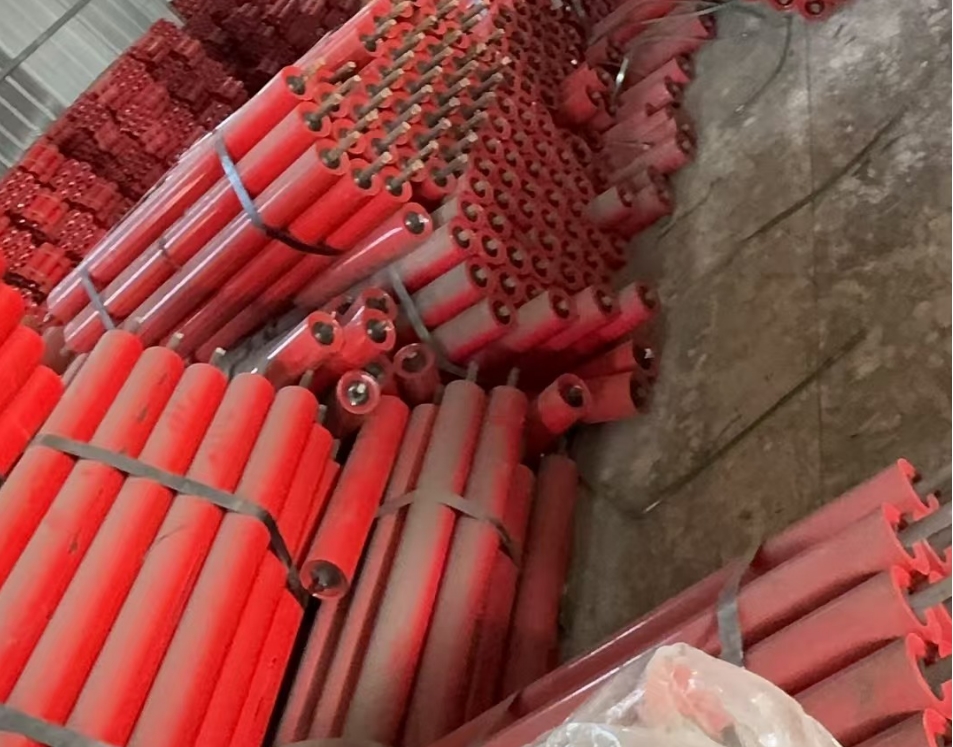 输送机托辊厂家 成都输送机厂家 四川成都输送机厂家、成都四川输送机厂家 成都皮带输送机厂家 四川皮带输送机厂家